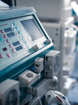 Dialysegerät zur Behandlung von Niereninsuffizienz im Krankenhaus