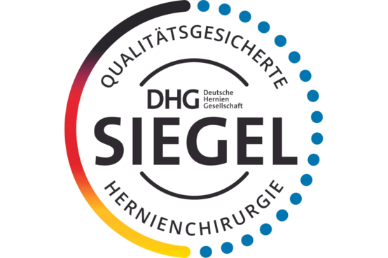 Rundes Qualitätssiegel der Deutschen Hernien Gesellschaft (DHG) mit „QUALITÄTSGESICHERTE HERNIENCHIRURGIE“ am Rand